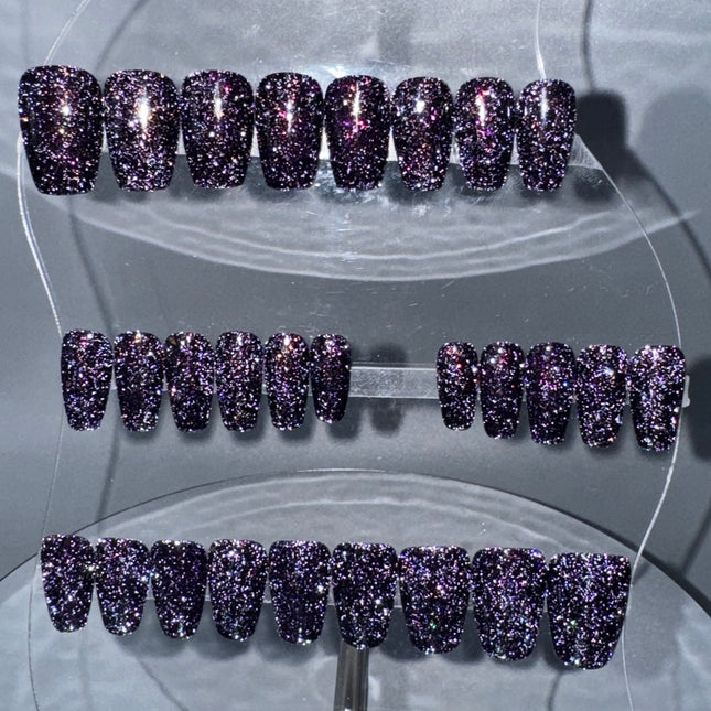 DARK LAVA LUMINOUS - Set of 28 Nails - Coffin/Short