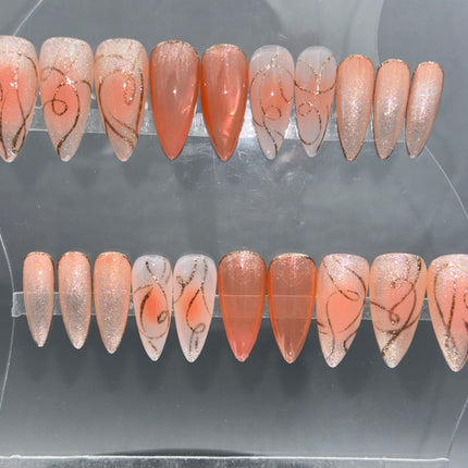 She Knows / Set of 20 Nails / Shape:Stiletto - Legnth:Medium / Reusable