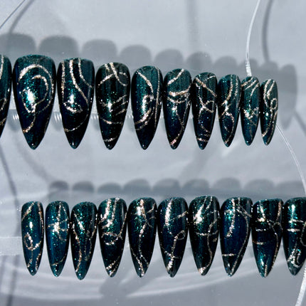 Green Gatsby - Set of 20 Nails - Shape:Stiletto - Length:Medium / REUSABLE NAILS