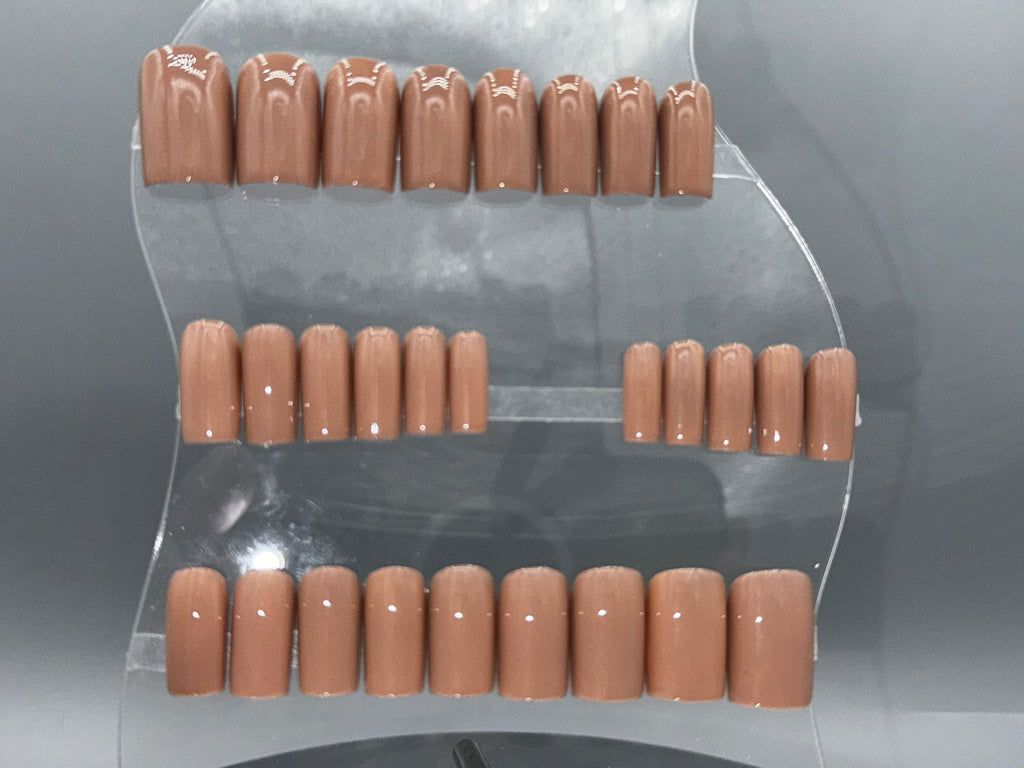 BARE BEAR - Set of 28 Nails - Square/Short