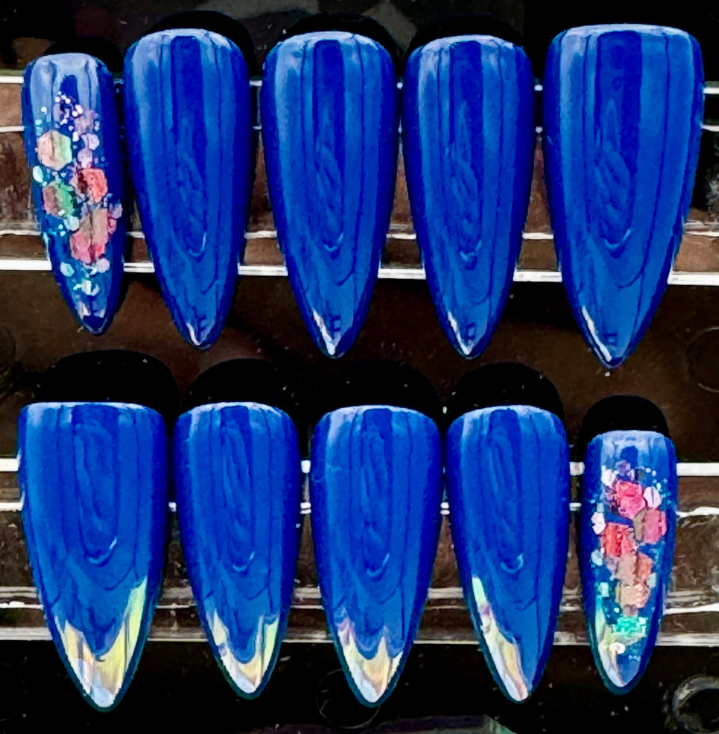 Blu - Set of 28 Nails - STILETTO/MEDIUM
