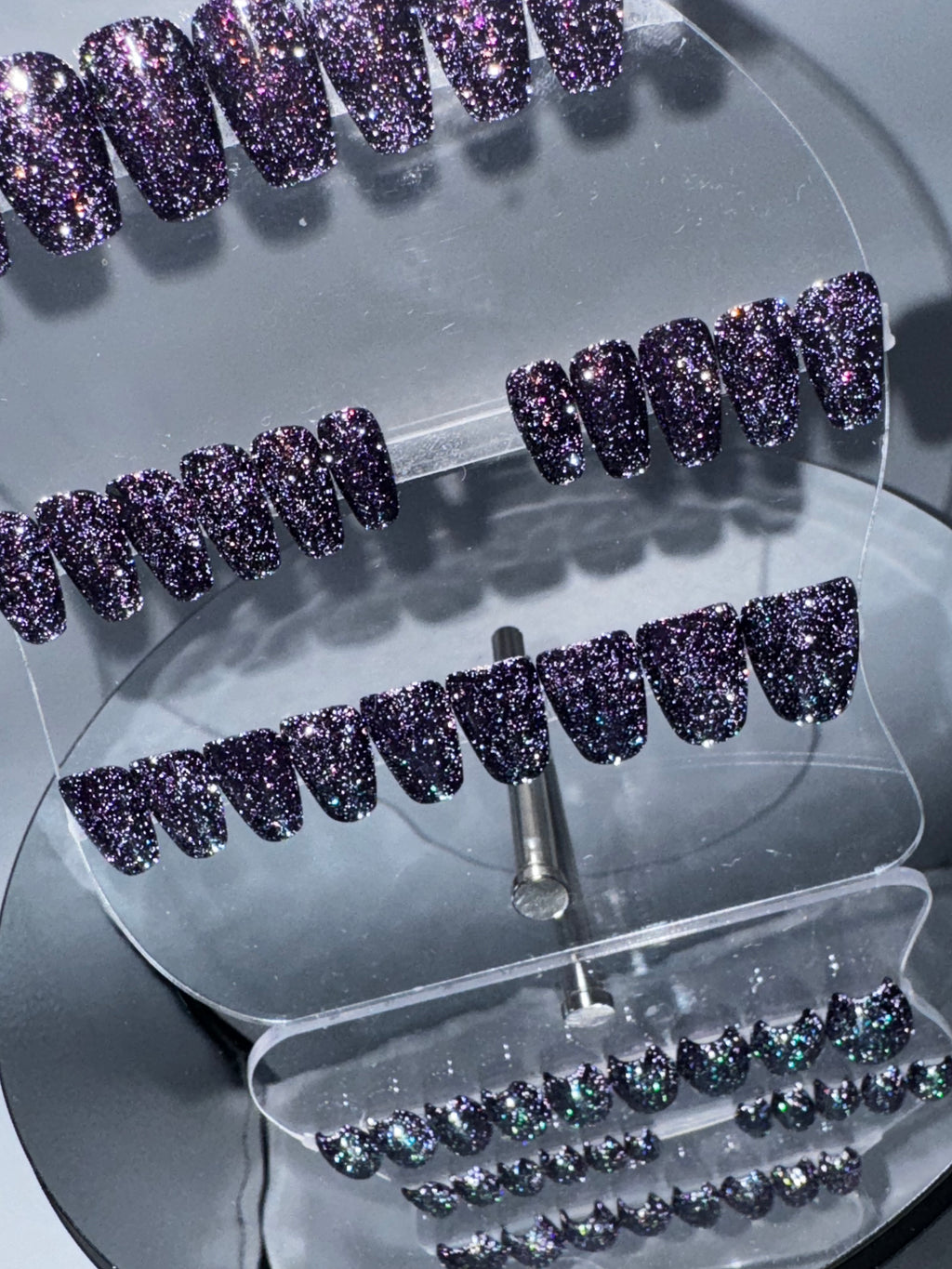 DARK LAVA LUMINOUS - Set of 28 Nails - Coffin/Short