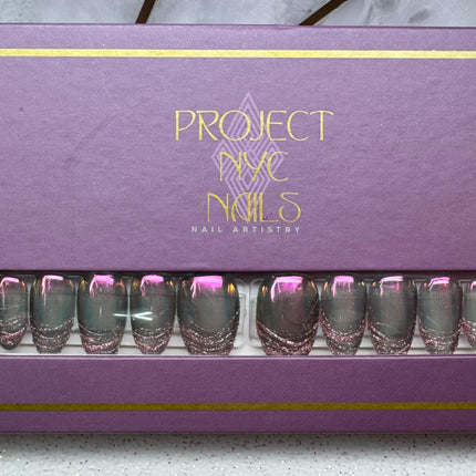 NYC's Dark Moon / Set Size: Med / Shape: Round / Length: Short￼