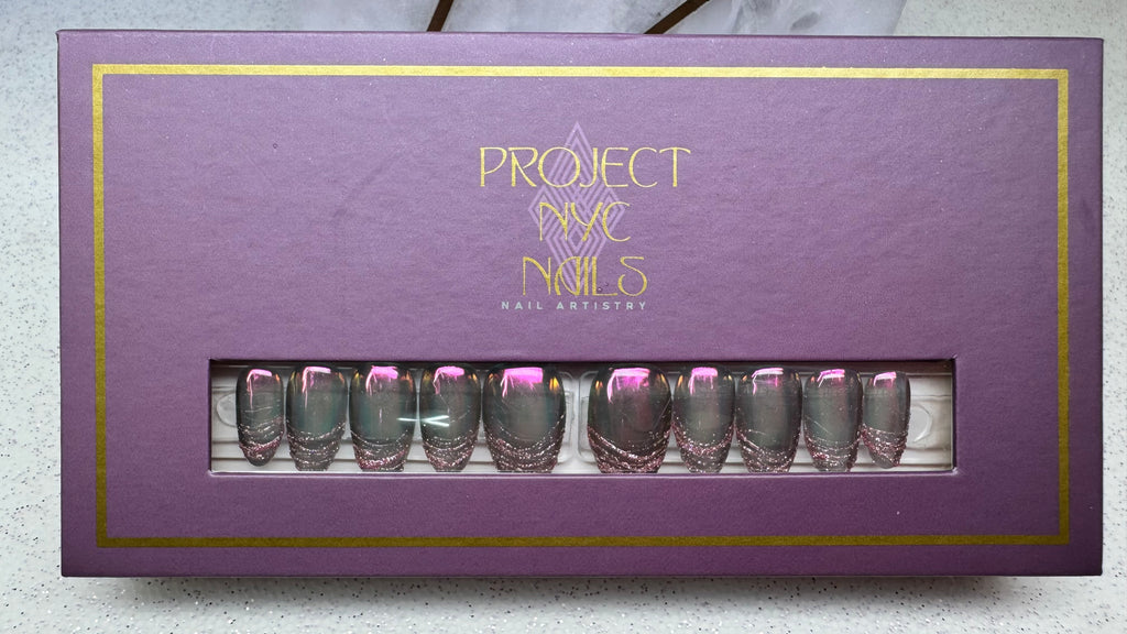 NYC's Dark Moon / Set Size: Med / Shape: Round / Length: Short, 10 Reusable press-on nails