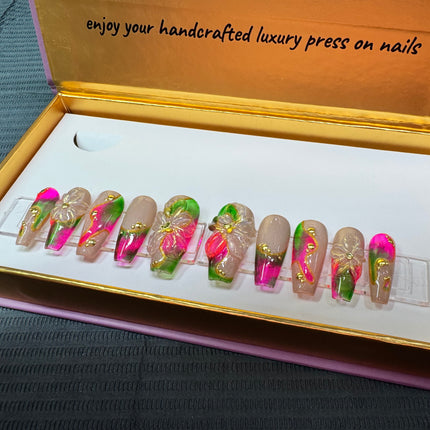 Cali Dreams /Shape:Coffin - Length:Med / Set Size: Small / 10 false nails (5 nails for each hand)