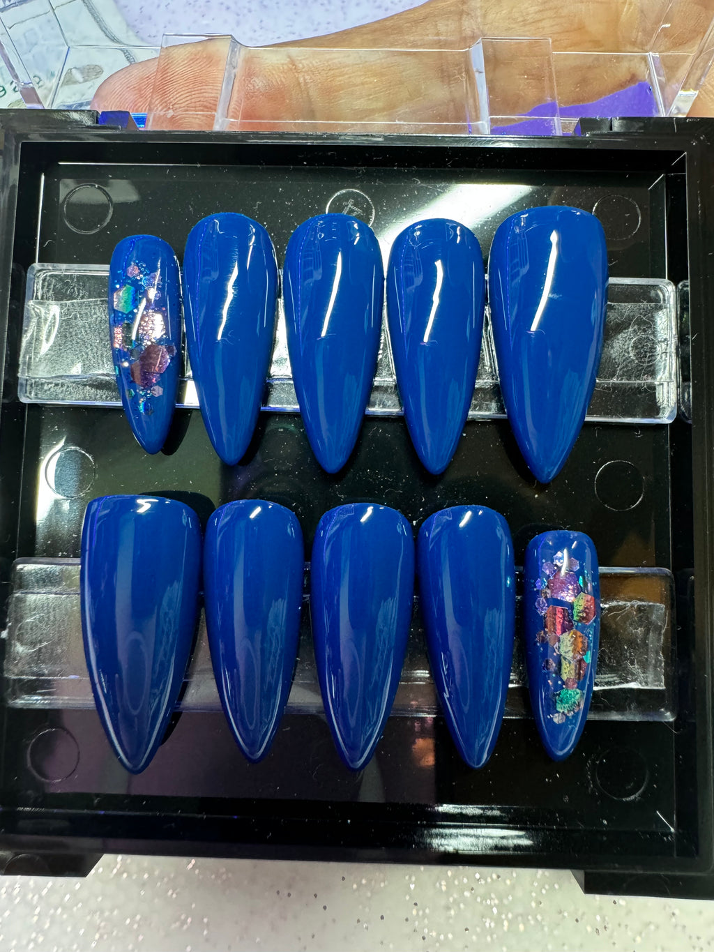 Blu - Set of 28 Nails - STILETTO/MEDIUM