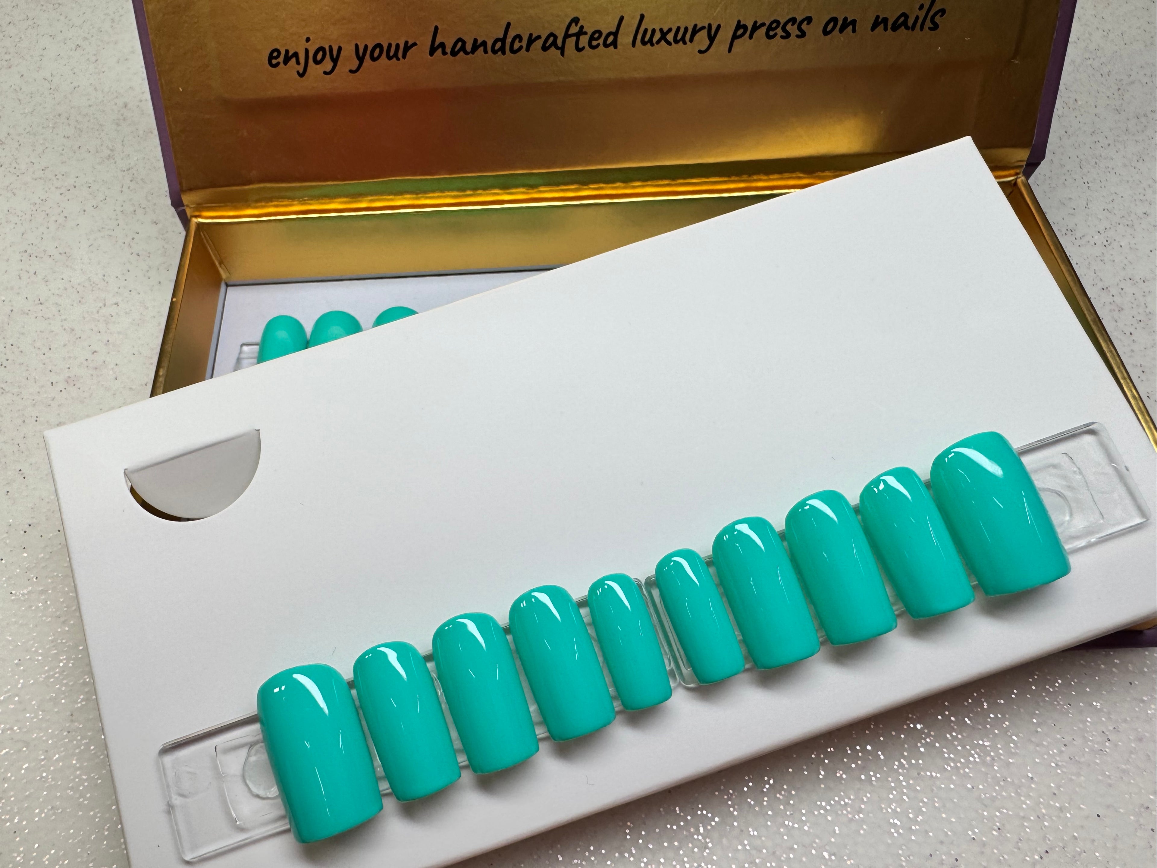 Aqua Summer - Shape: Square / Length: Short - Reusable Press-ons - 28 PCS (14 size options for ea. hand)