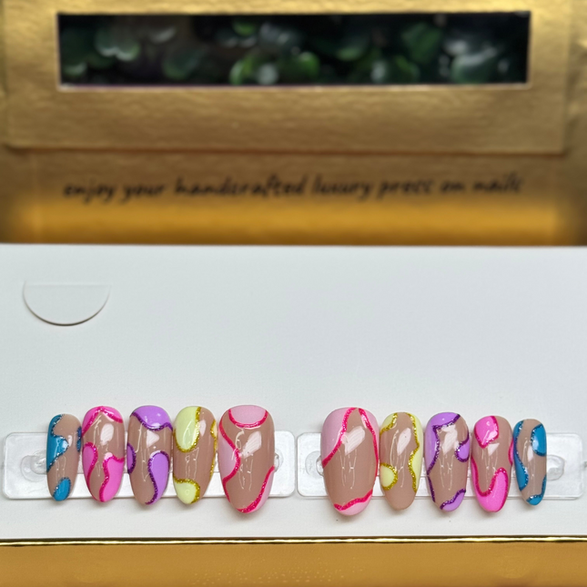 Color Code / Shape: Round - Length: Medium / Set Size: Medium/ Reusable set of 10 nails ￼