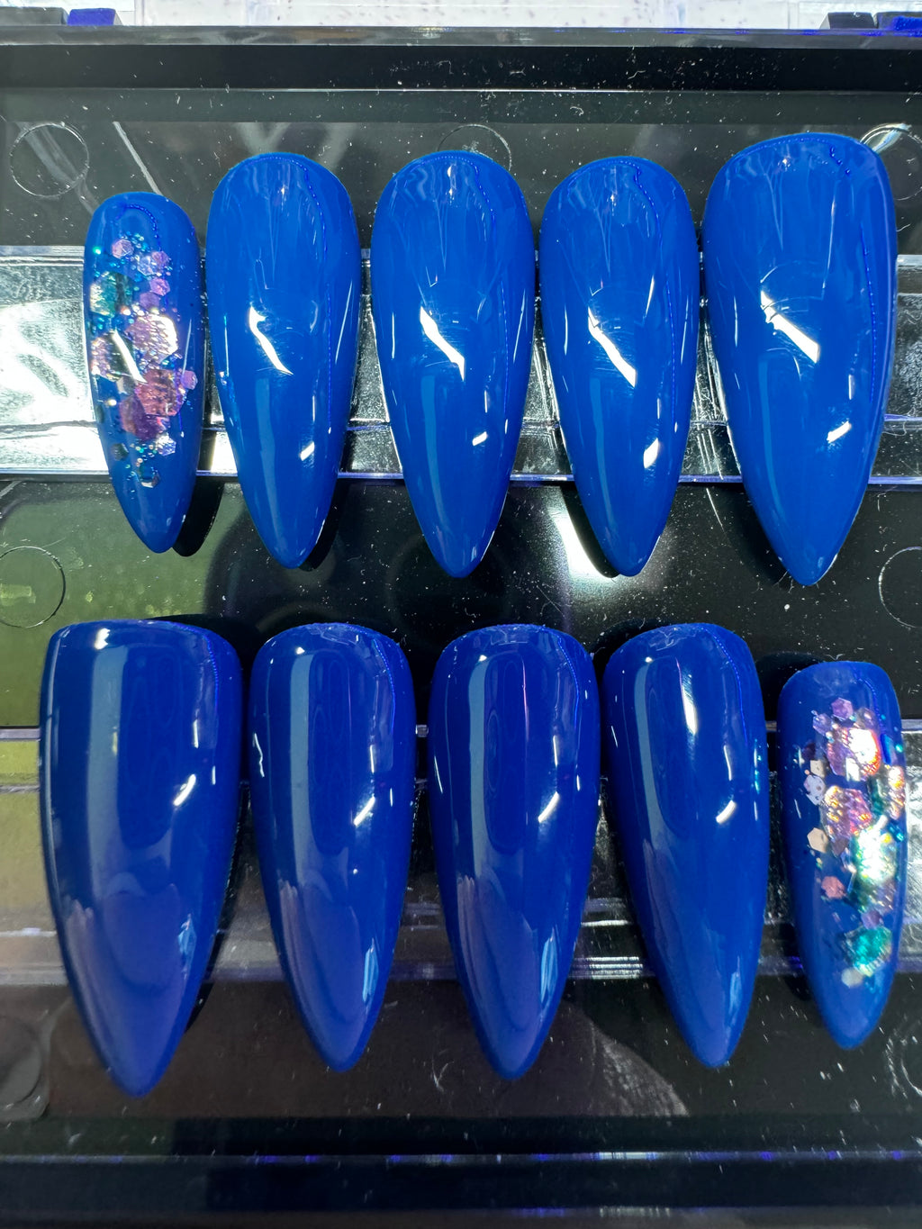 Blu - Set of 28 Nails - STILETTO/MEDIUM