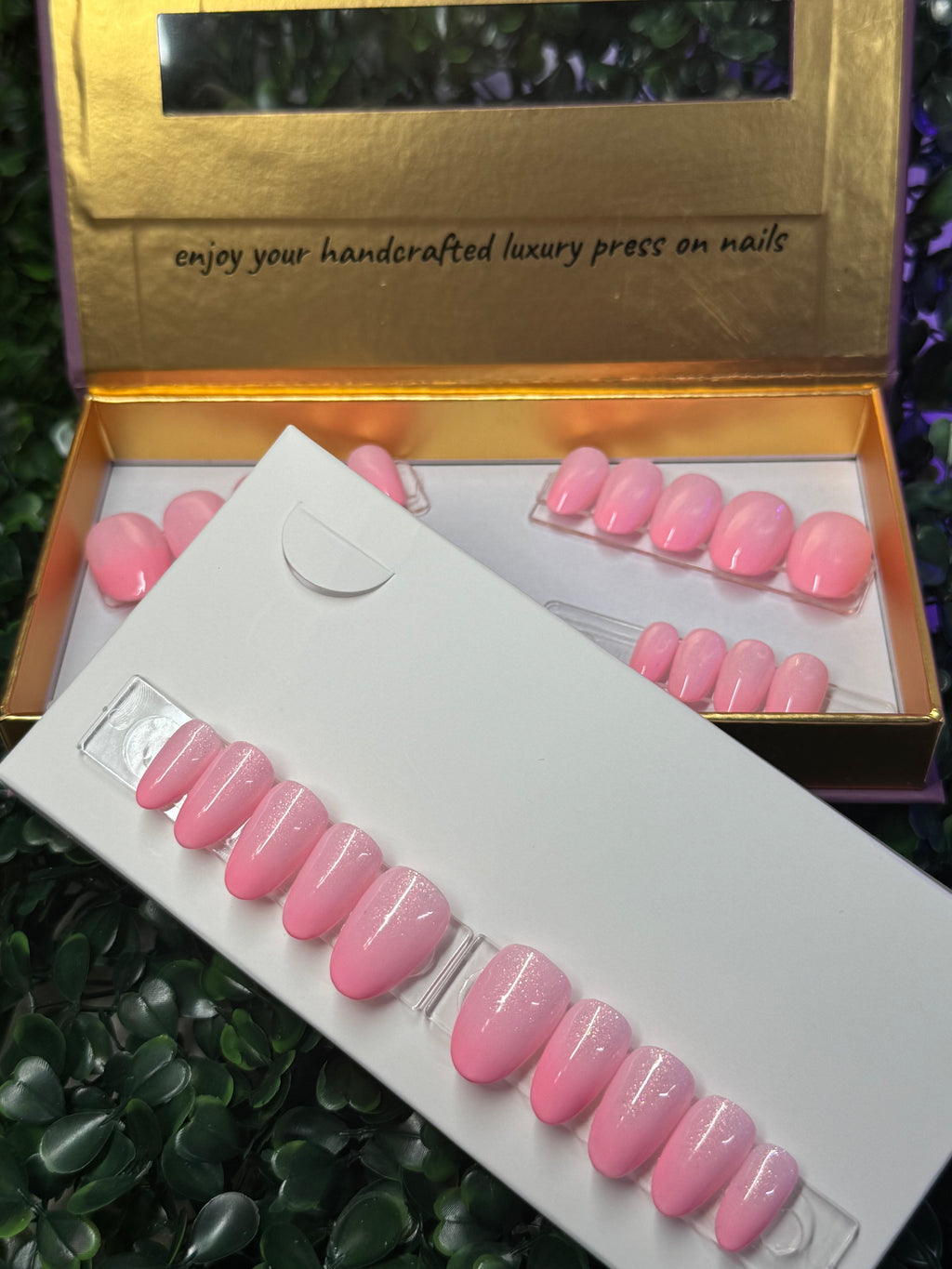 PINKALICIOUS - Short / Round - Set of 28 nails