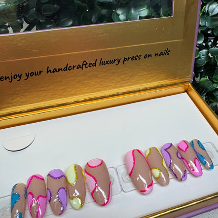 Color Code / Shape: Round - Length: Medium / Set Size: Medium/ Reusable set of 10 nails ￼