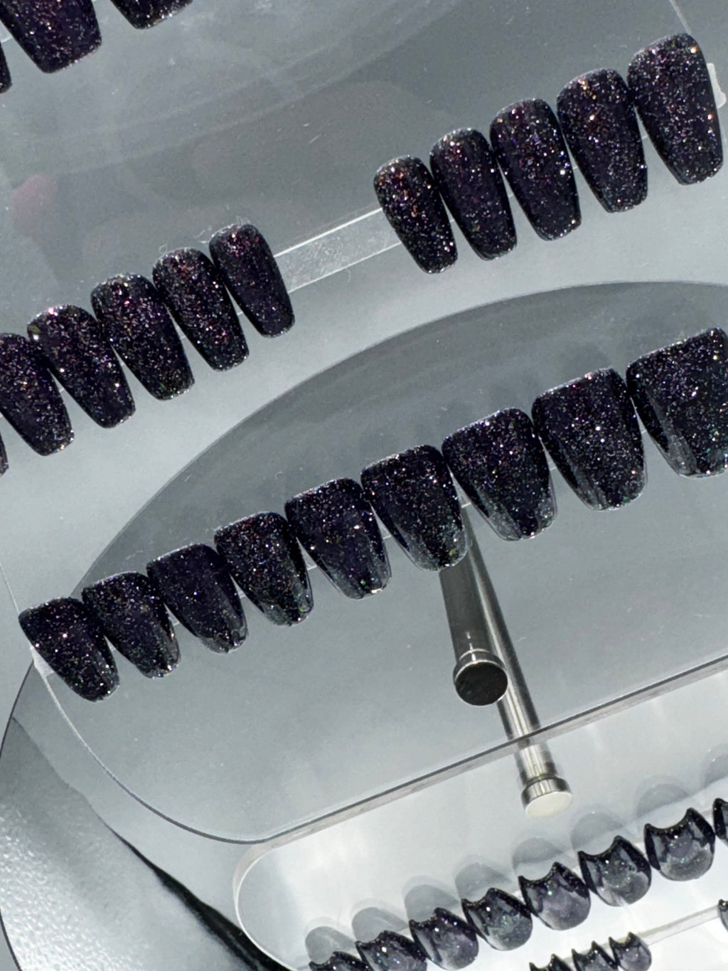 DARK LAVA LUMINOUS - Set of 28 Nails - Coffin/Short