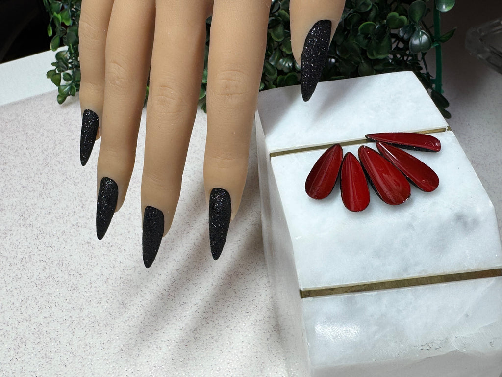 NYC RED BOTTOMS / ALOMD-LONG / SET SIZE X-SMALL / NAIIL COUNT: 10