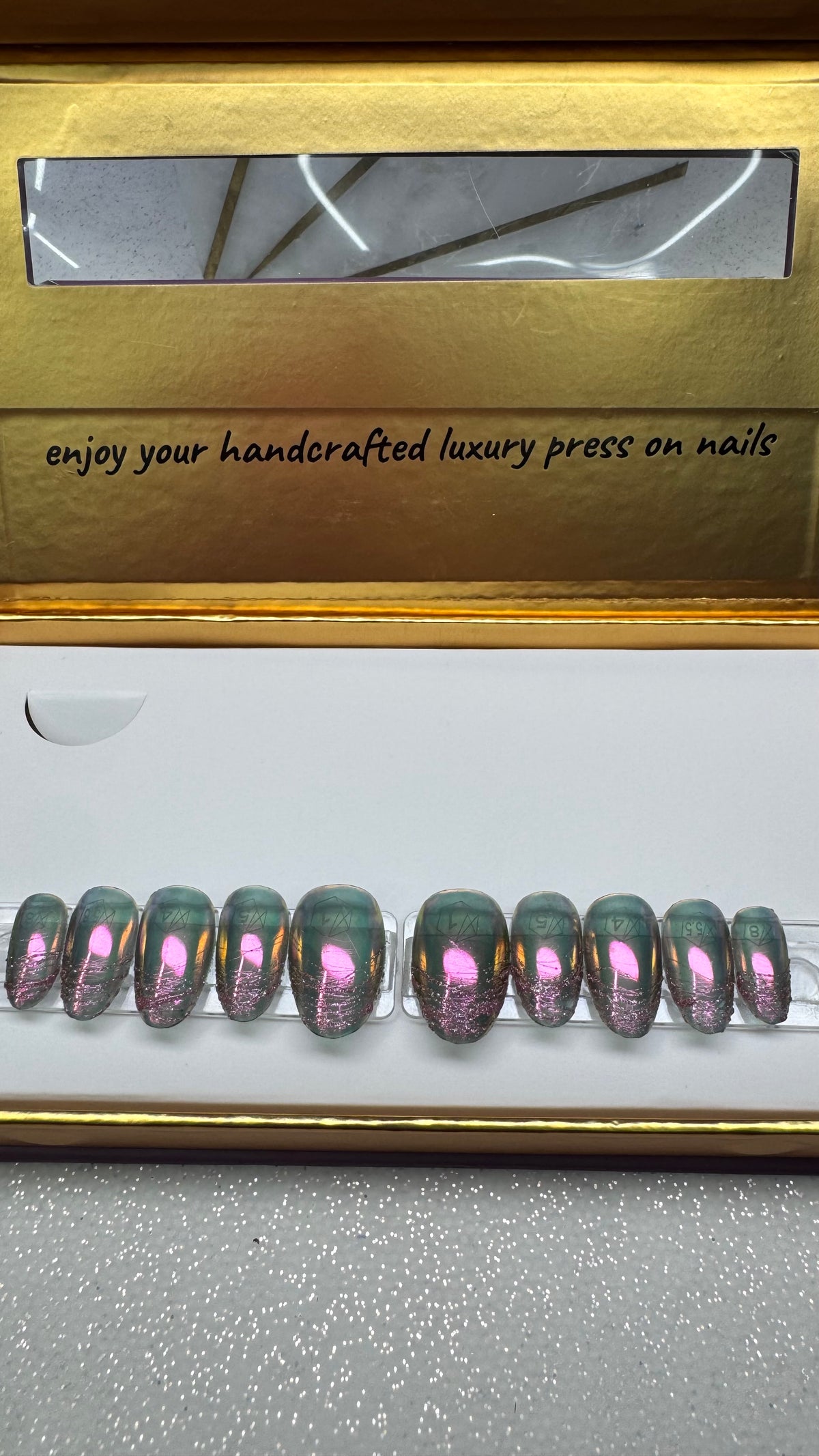 NYC's Dark Moon / Set Size: Med / Shape: Round / Length: Short, 10 Reusable press-on nails