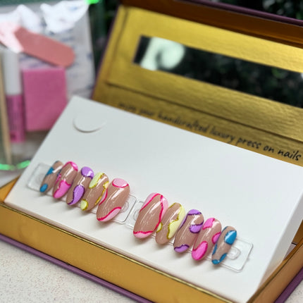 Color Code / Shape: Round - Length: Medium / Set Size: Medium/ Reusable set of 10 nails ￼
