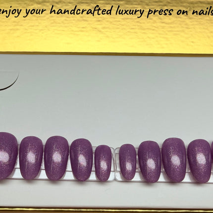 Purple Twinkle: Shape:Round / Length:Short / 28 Nails (14 sizes for ea. hands)