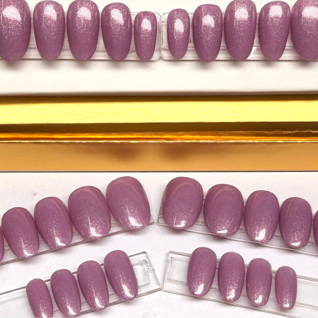 Purple Twinkle: Shape:Round / Length:Short / 28 Nails (14 sizes for ea. hands)
