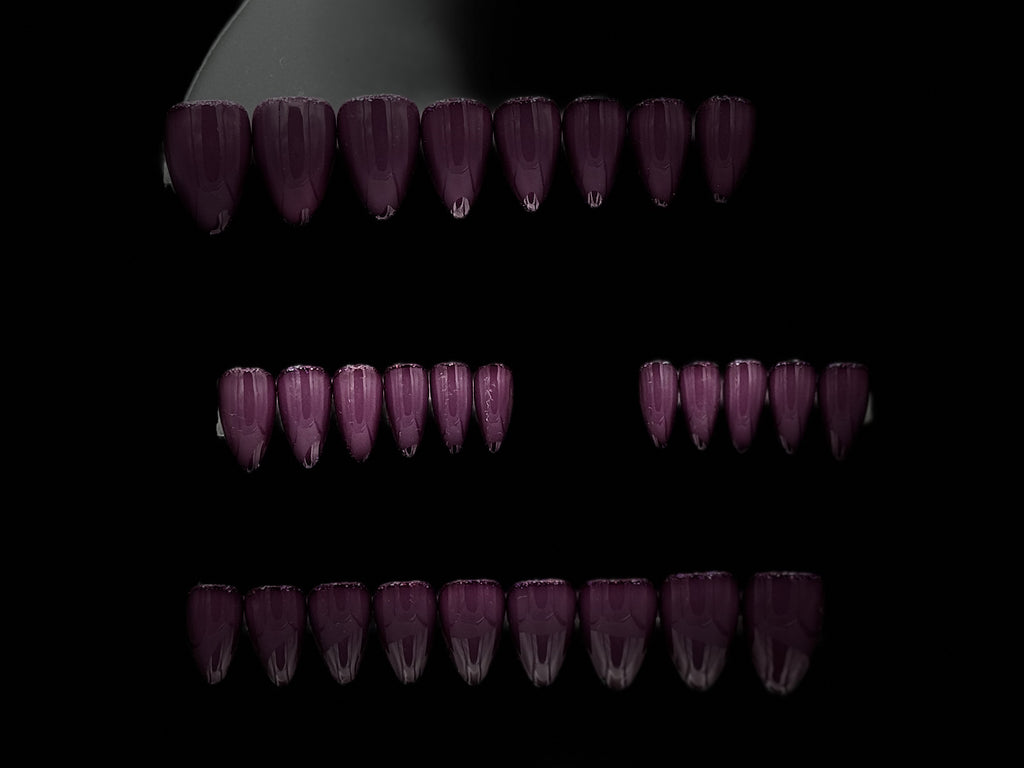 PURPLE RAIN - Set of 28 Nails - Stiletto / X-SHORT - Reusable