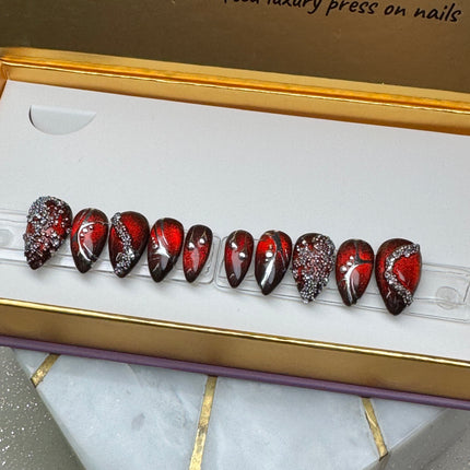 Dawn / Set Size: Small / Length: X-Short / Shape: Stiletto / 10 Press-ons / Reusable Nails