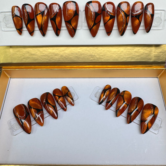 Holiday Fire - LENGTH: MEDIUM/ SHAPE: STILETTO - set of 20 REUSABLE press-on gel nails