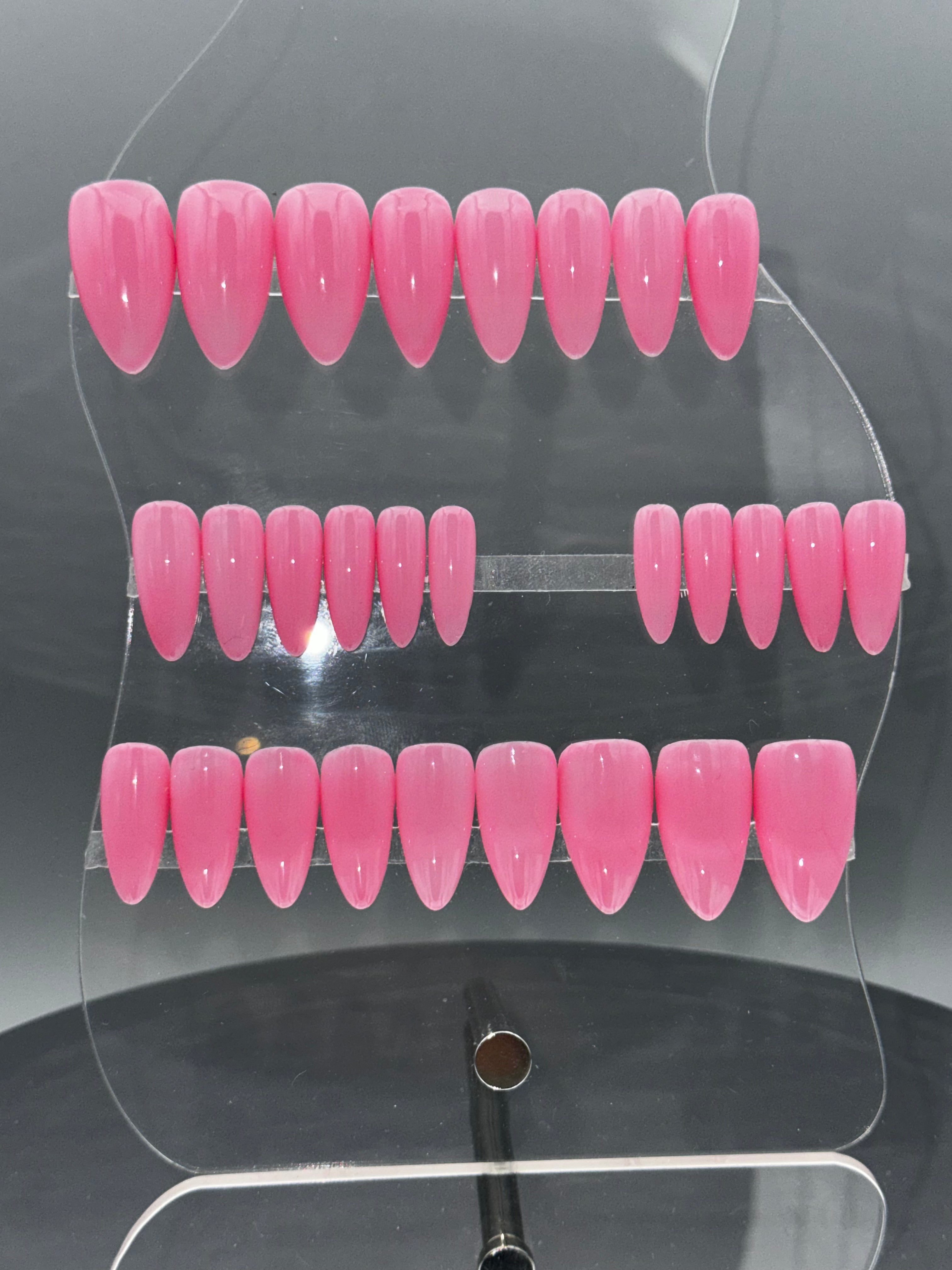 PINK KISSES - Set of 28 Nails - Stiletto/Short