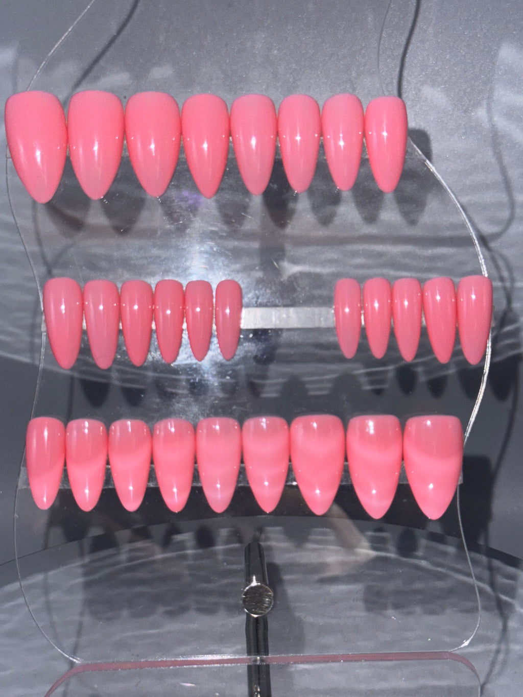 PINK KISSES - Set of 28 Nails - Stiletto/Short