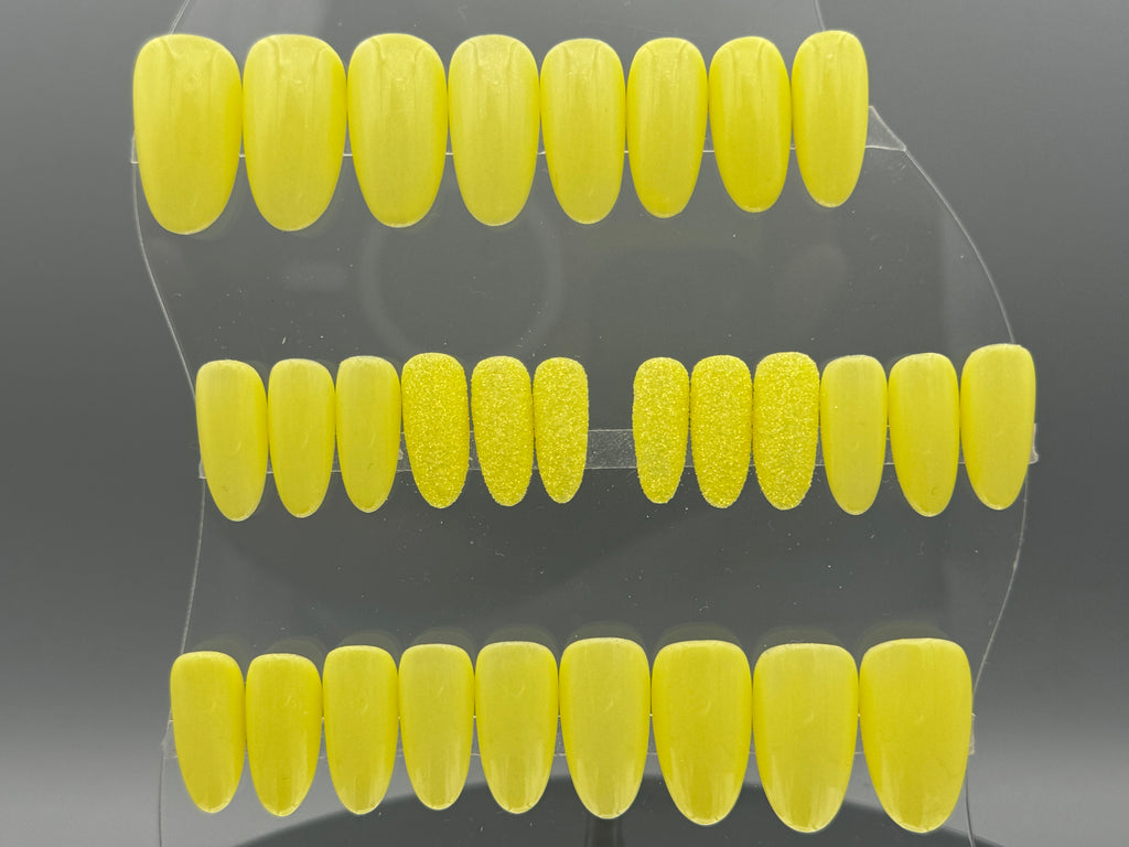 SUGARED LEMONS - Set of 28 Nails - Round/Medium