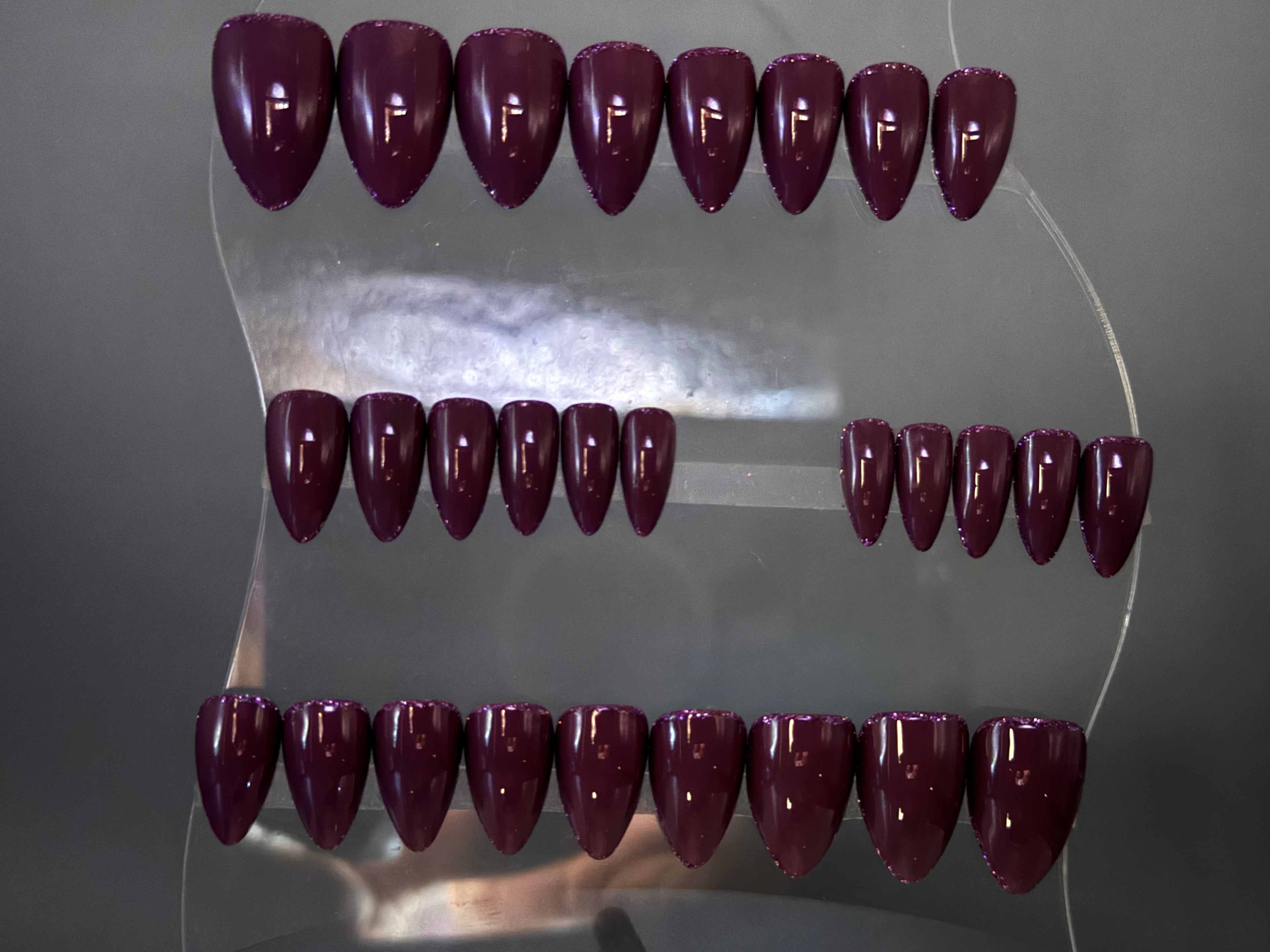 PURPLE RAIN - Set of 28 Nails - Stiletto / X-SHORT - Reusable