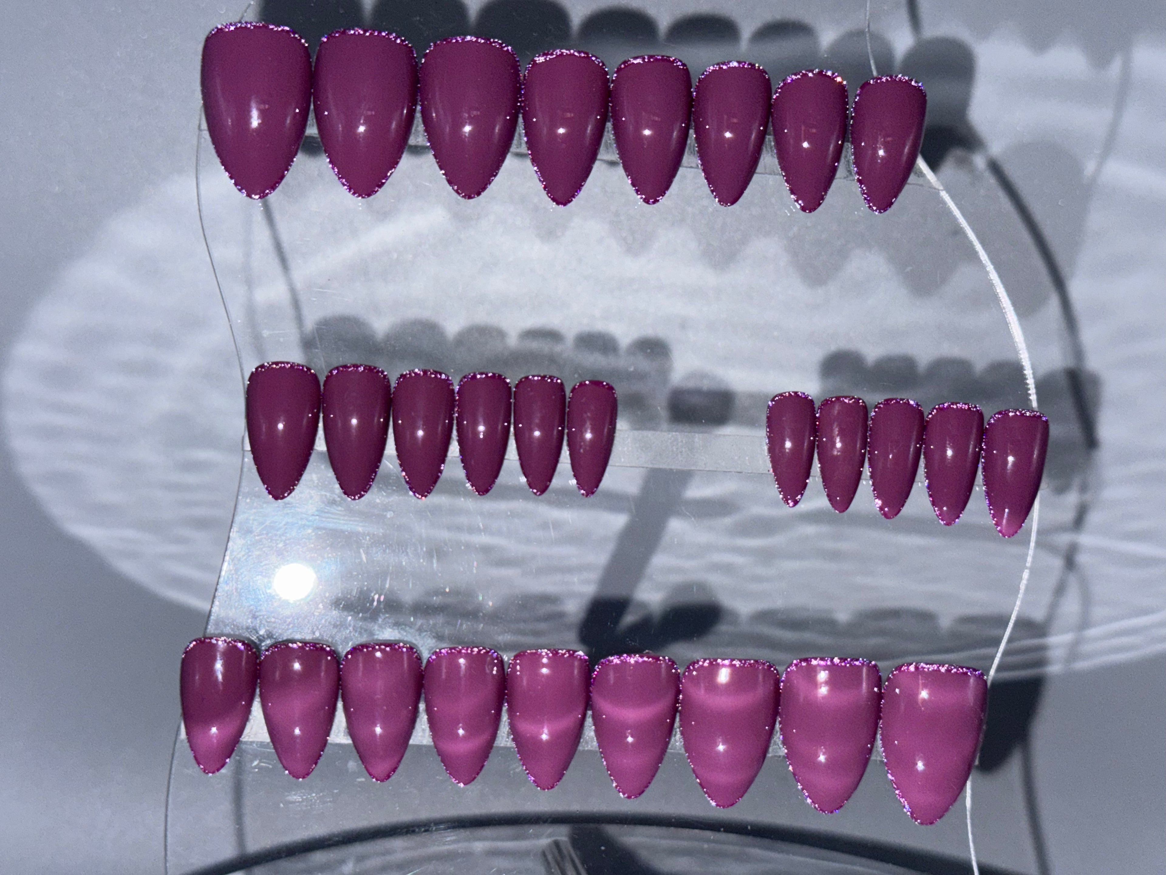 PURPLE RAIN - Set of 28 Nails - Stiletto / X-SHORT - Reusable