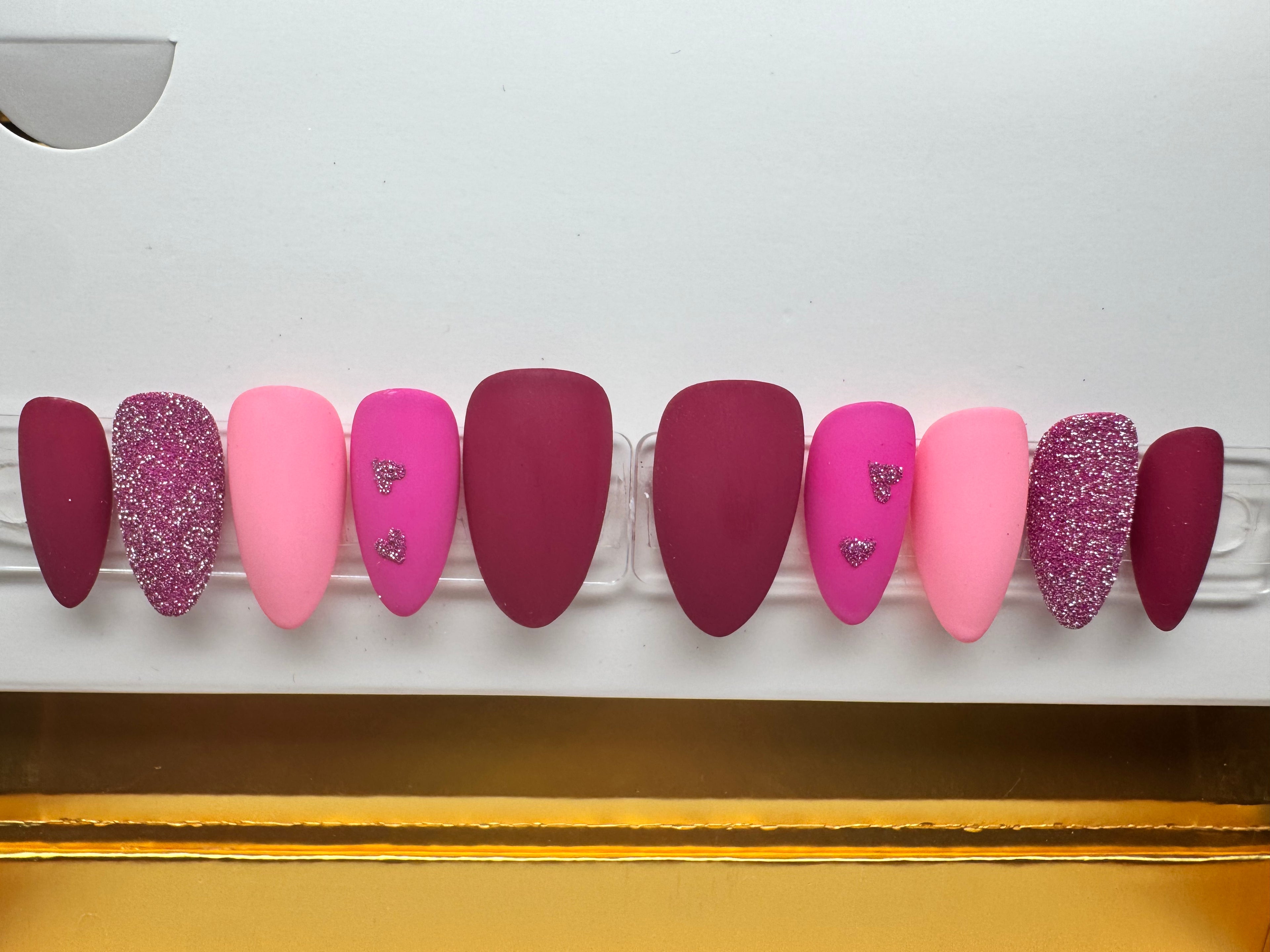 Color Block Love: Almond / Medium - Set Size: Large - 10PCS reusable press-on nails
