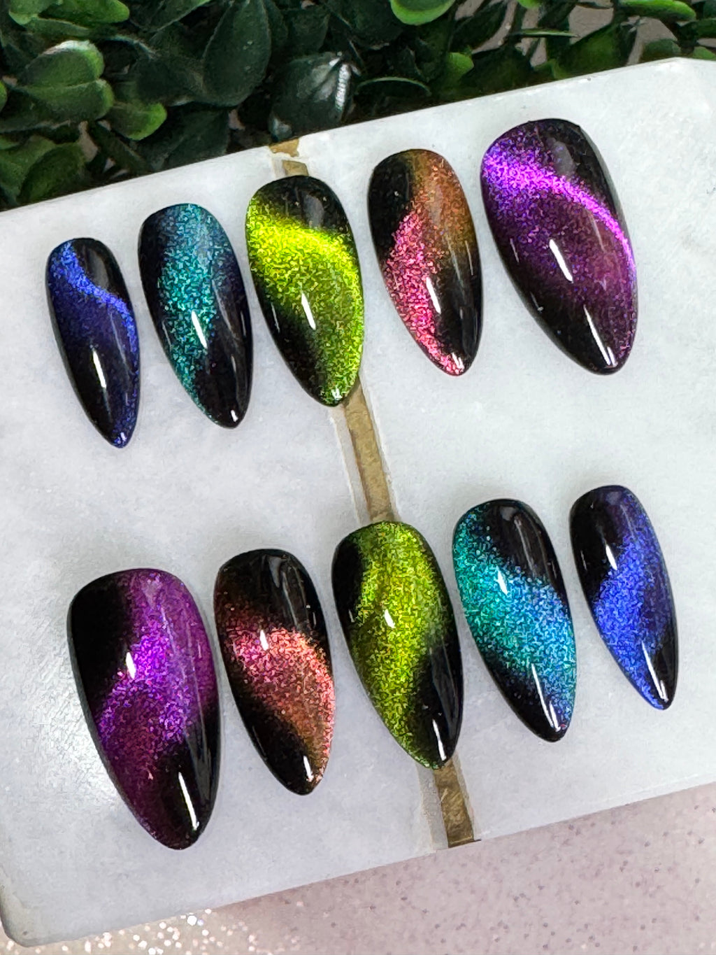 UPTOWN GIRL / ALOMD-MEDIUM / NAIL COUNT - 10 / Set Size - Small / REUSABLE