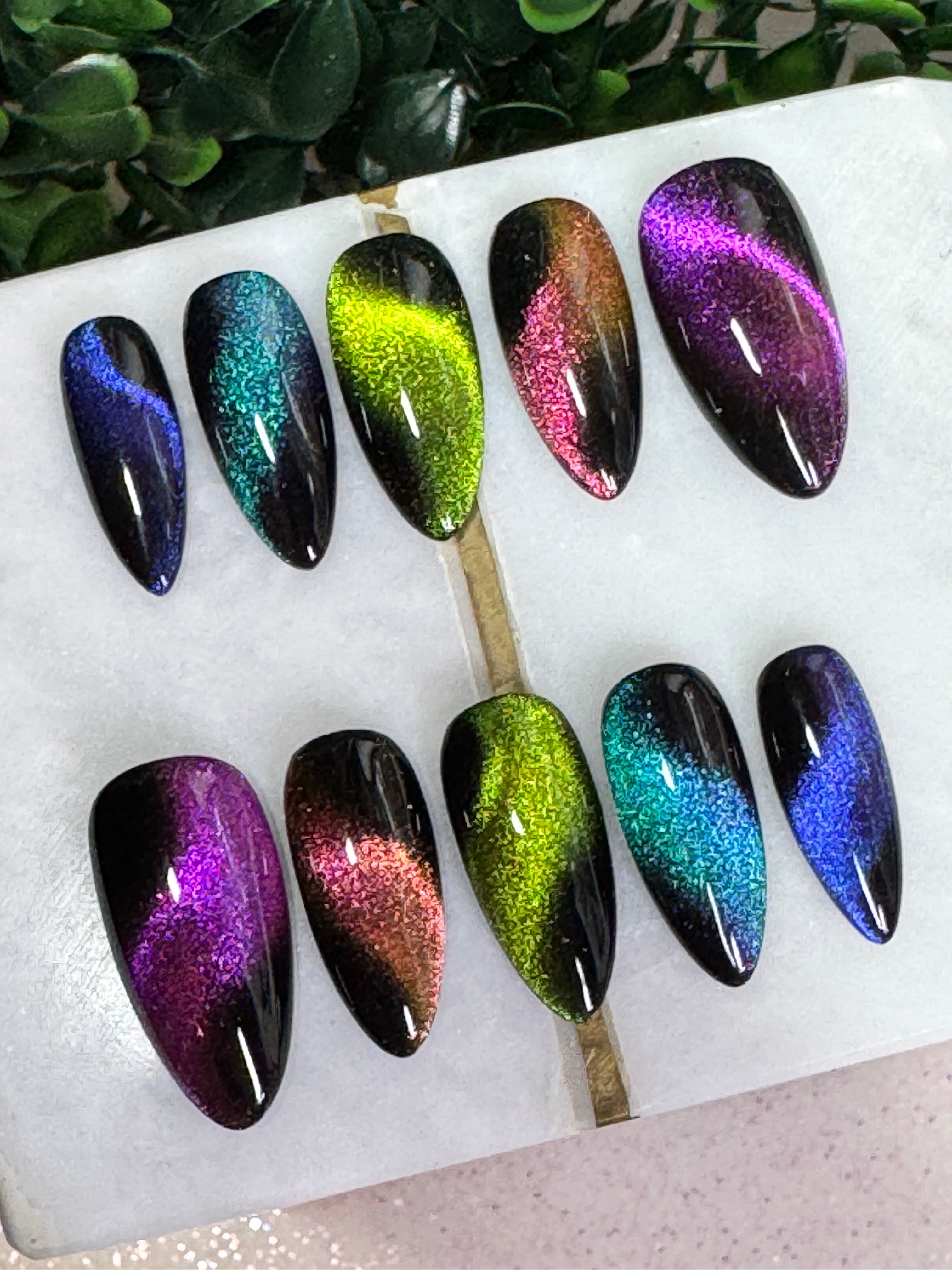 UPTOWN GIRL / ALOMD-MEDIUM / NAIL COUNT - 10 / Set Size - Small / REUSABLE
