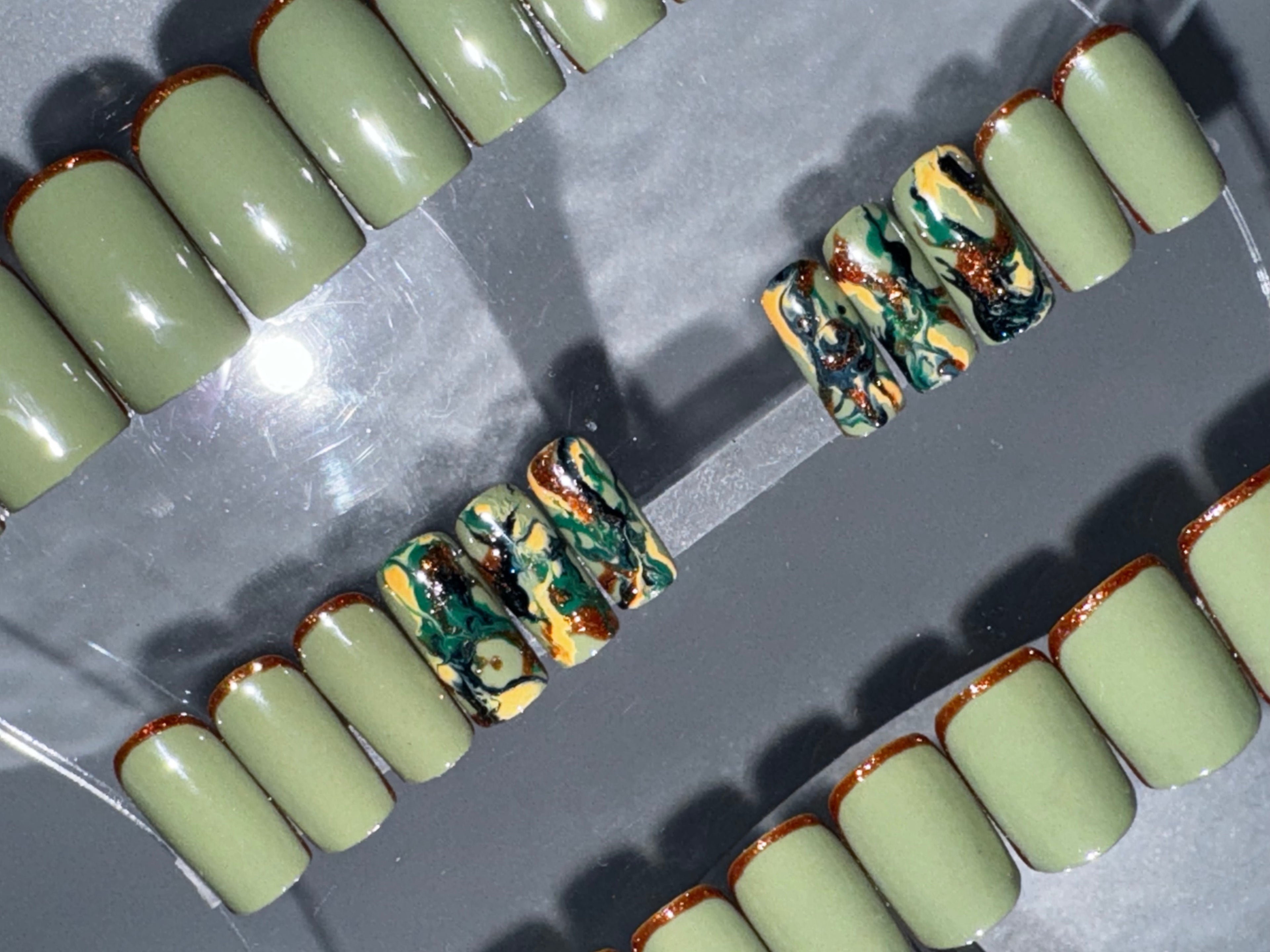 NYC GREEN FOREST - Set of 28 Nails - Square/Short