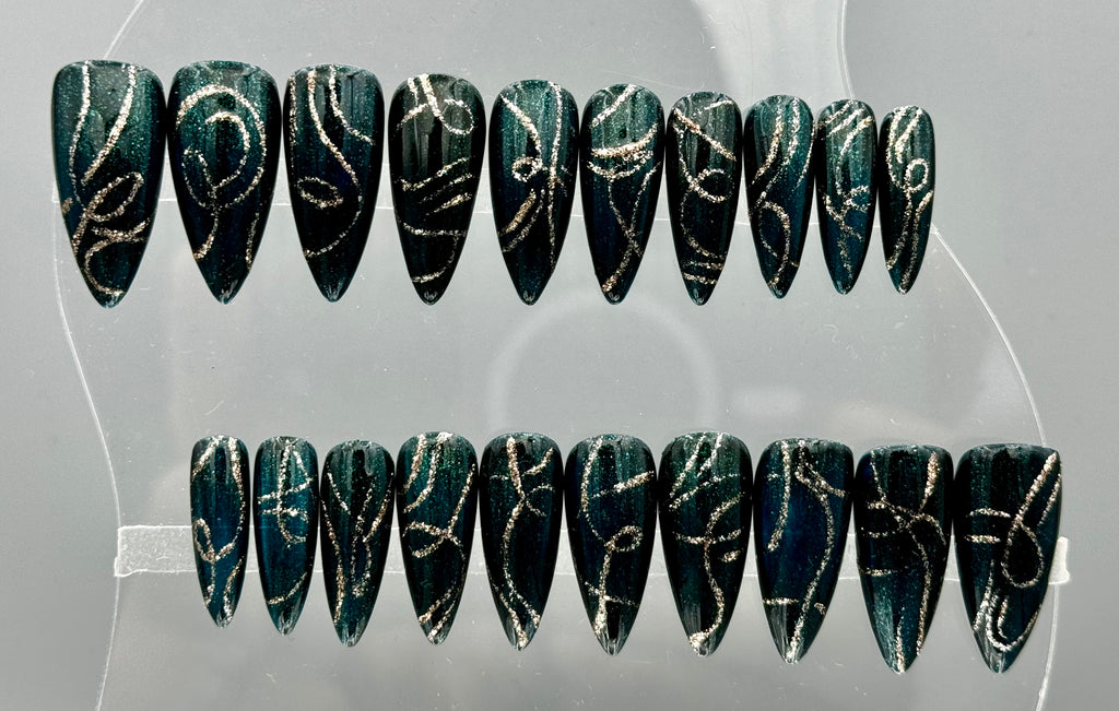 Green Gatsby - Set of 20 Nails - Shape:Stiletto - Length:Medium / REUSABLE NAILS