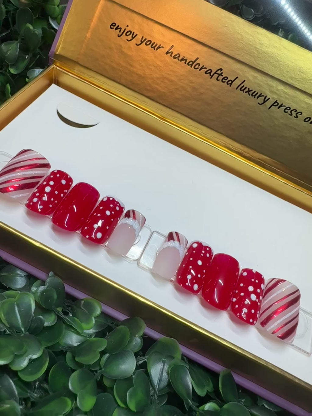 HOLIDAY24 / SQUARE-SHORT / NAIL SET SIZE-LARGE / NAIL COUNT-10